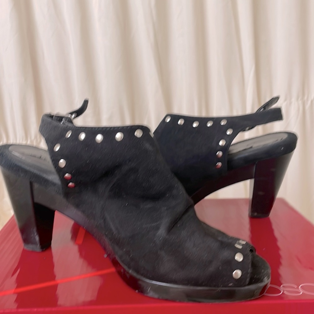 Amazing Fit size 6.5 Black suede